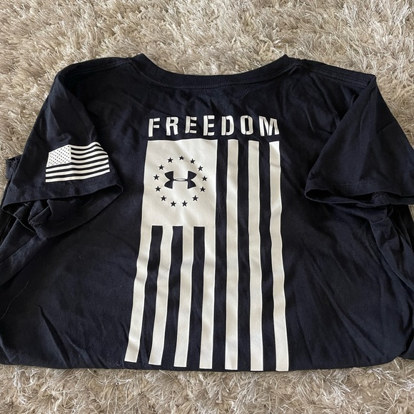 Under armour t shirt - Picture 2 of 5